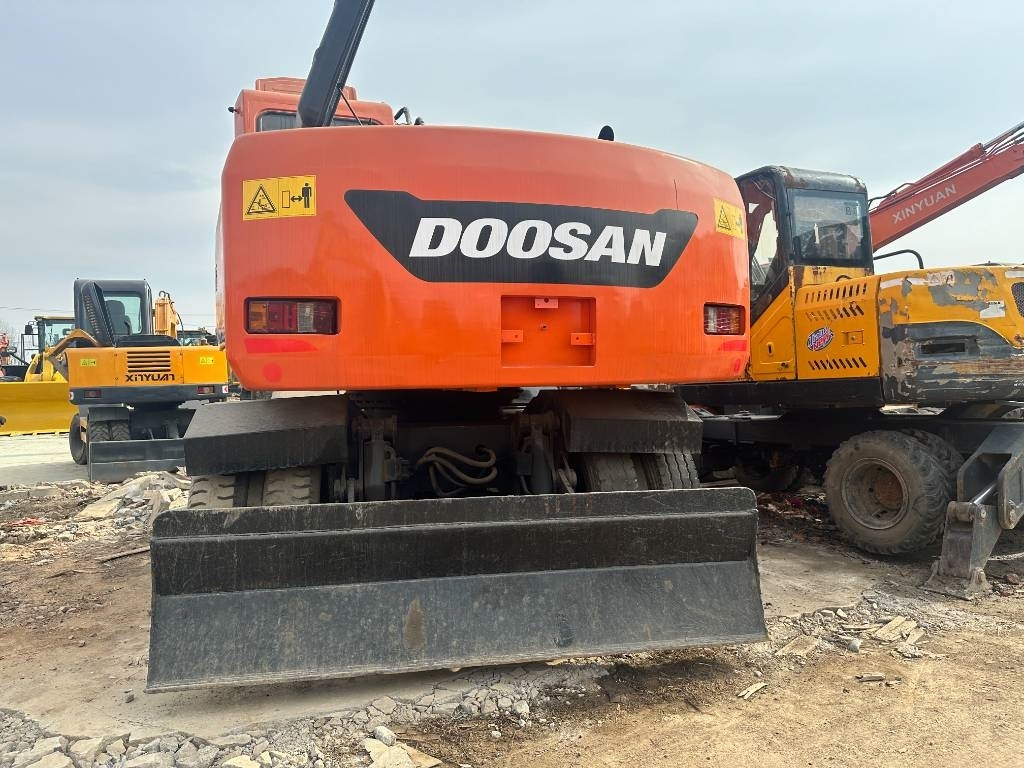 Doosan DH 150 W-7  - حفارة على عجلات: صور 3 Doosan DH 150 W-7  - حفارة على عجلات: صور 3