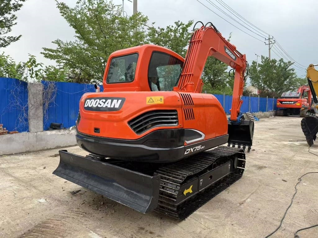 Doosan DX 75  - حفارات زحافة: صور 5 Doosan DX 75  - حفارات زحافة: صور 5
