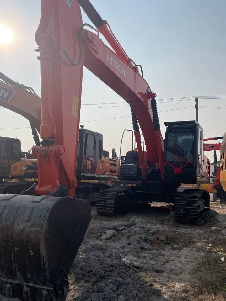 Hitachi 210LC - حفارات زحافة: صور 4 Hitachi 210LC - حفارات زحافة: صور 4