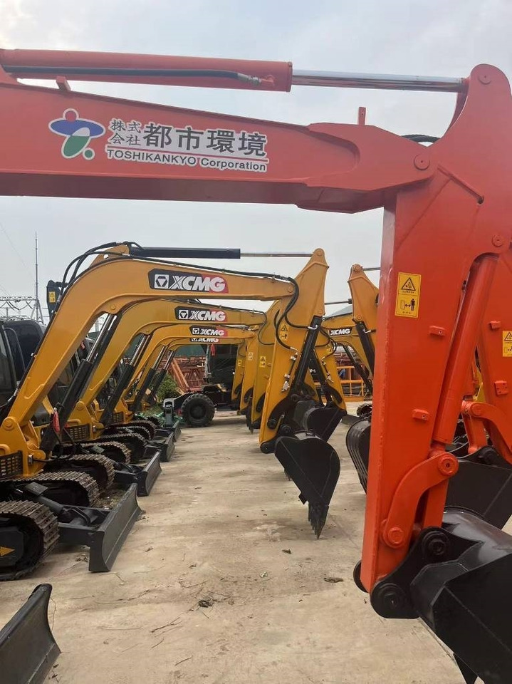 Hitachi 60 - حفارة مصغرة: صور 4 Hitachi 60 - حفارة مصغرة: صور 4