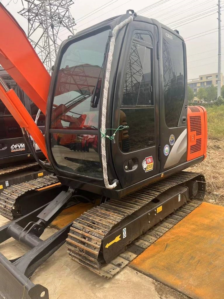 Hitachi 60 - حفارة مصغرة: صور 5 Hitachi 60 - حفارة مصغرة: صور 5