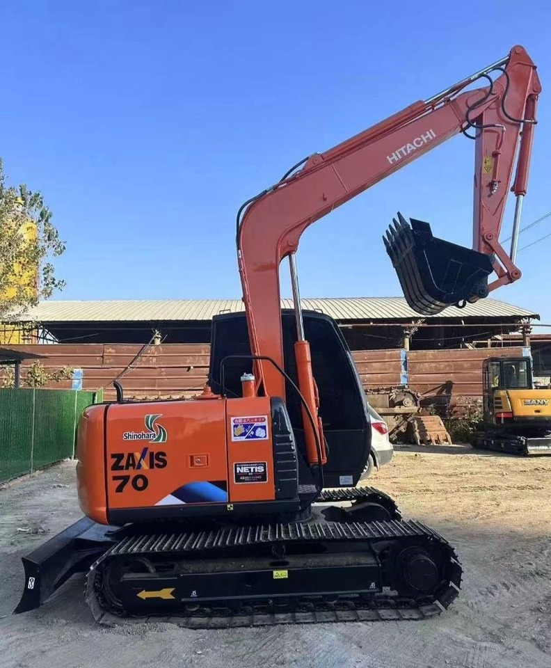 Hitachi ZAXS 70 - حفارة مصغرة: صور 5 Hitachi ZAXS 70 - حفارة مصغرة: صور 5