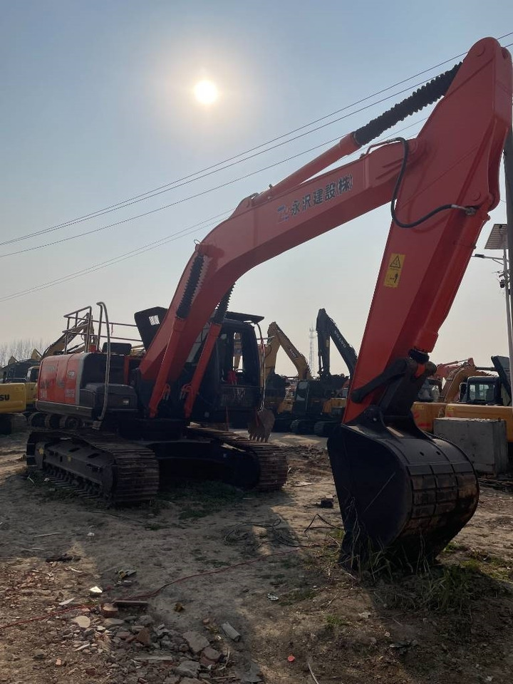 Hitachi ZX 240 - حفارات زحافة: صور 3 Hitachi ZX 240 - حفارات زحافة: صور 3