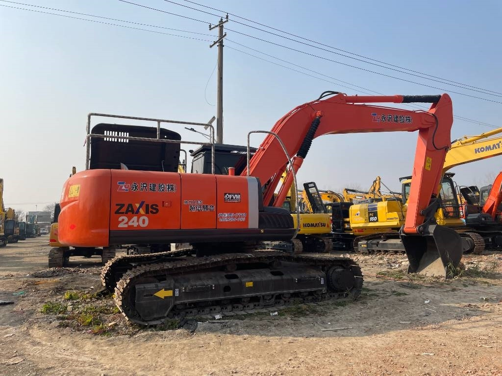 Hitachi ZX 240 - حفارات زحافة: صور 5 Hitachi ZX 240 - حفارات زحافة: صور 5