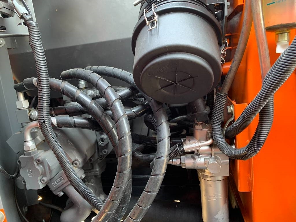 Hitachi ZX 70 - حفارة مصغرة: صور 5 Hitachi ZX 70 - حفارة مصغرة: صور 5