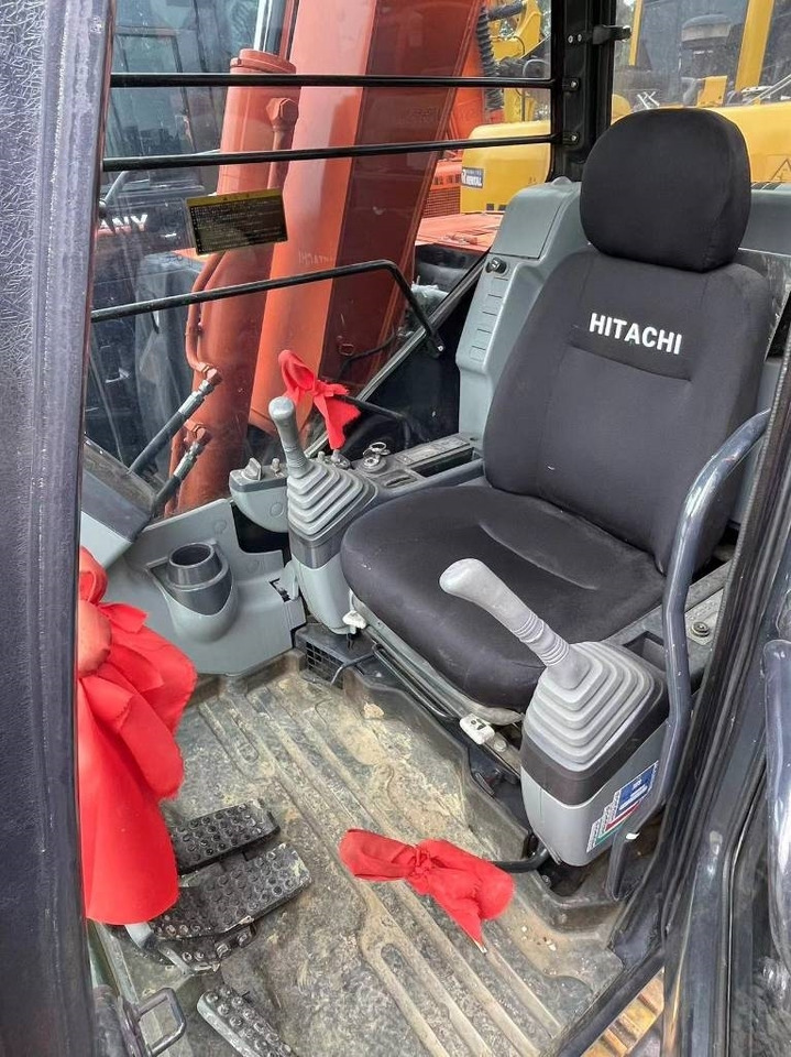 Hitachi ZX 70 - حفارة مصغرة: صور 5 Hitachi ZX 70 - حفارة مصغرة: صور 5