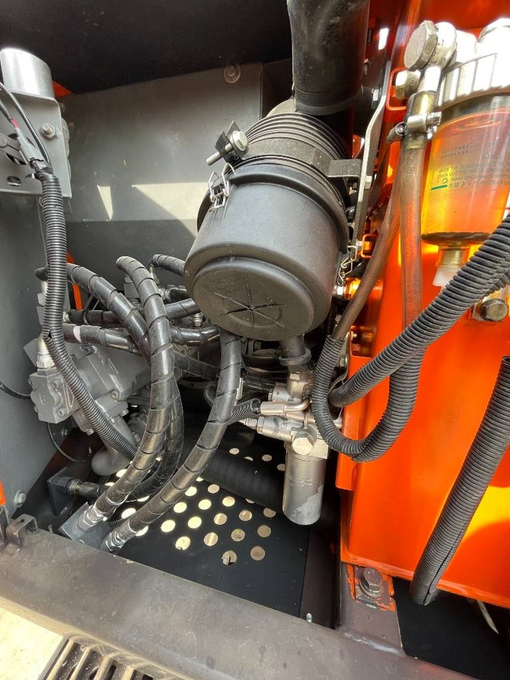 Hitachi Zaxis 70 - حفارات زحافة: صور 2 Hitachi Zaxis 70 - حفارات زحافة: صور 2