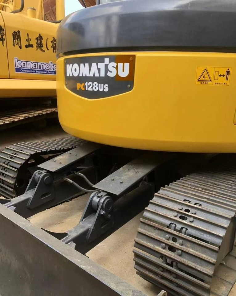 Komatsu 128 US - حفارات زحافة: صور 2 Komatsu 128 US - حفارات زحافة: صور 2