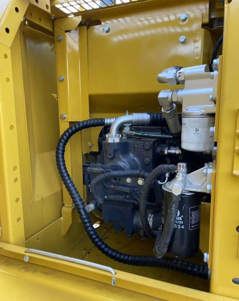 Komatsu PC 130 - حفارات زحافة: صور 4 Komatsu PC 130 - حفارات زحافة: صور 4