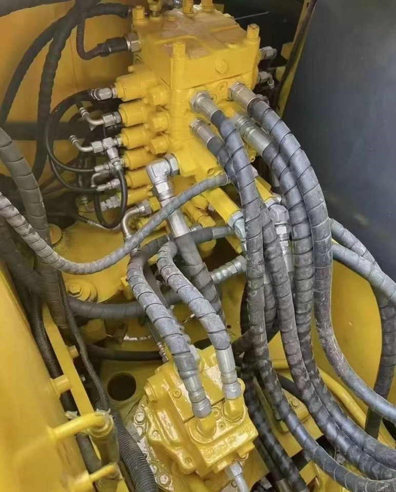 Komatsu PC 130 - حفارات زحافة: صور 4 Komatsu PC 130 - حفارات زحافة: صور 4