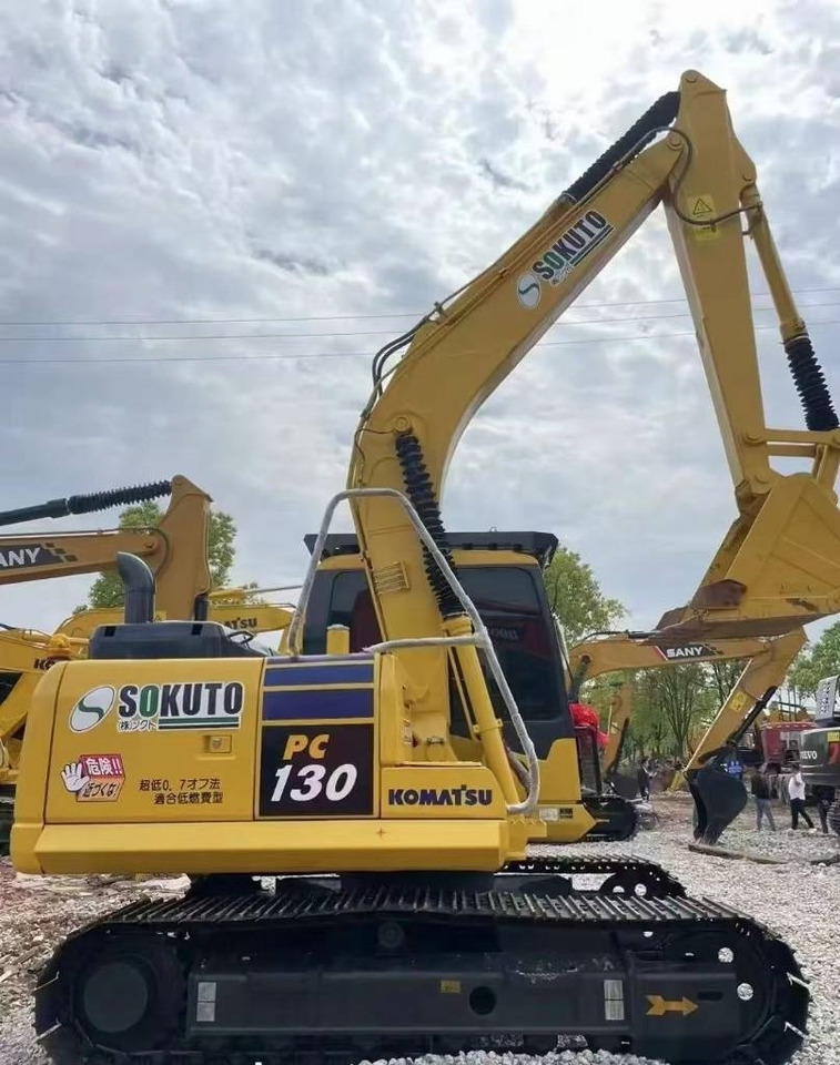 Komatsu PC 130 - حفارات زحافة: صور 1 Komatsu PC 130 - حفارات زحافة: صور 1