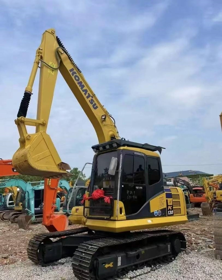 Komatsu PC 130 - حفارات زحافة: صور 2 Komatsu PC 130 - حفارات زحافة: صور 2
