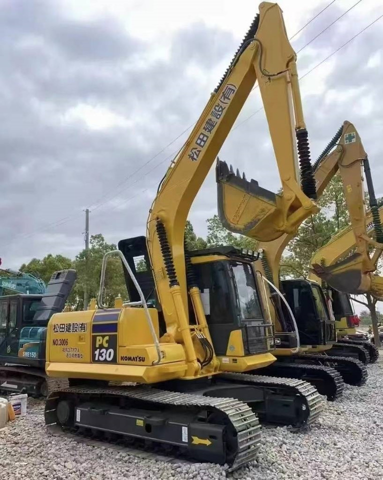 Komatsu PC 130 - حفارات زحافة: صور 1 Komatsu PC 130 - حفارات زحافة: صور 1