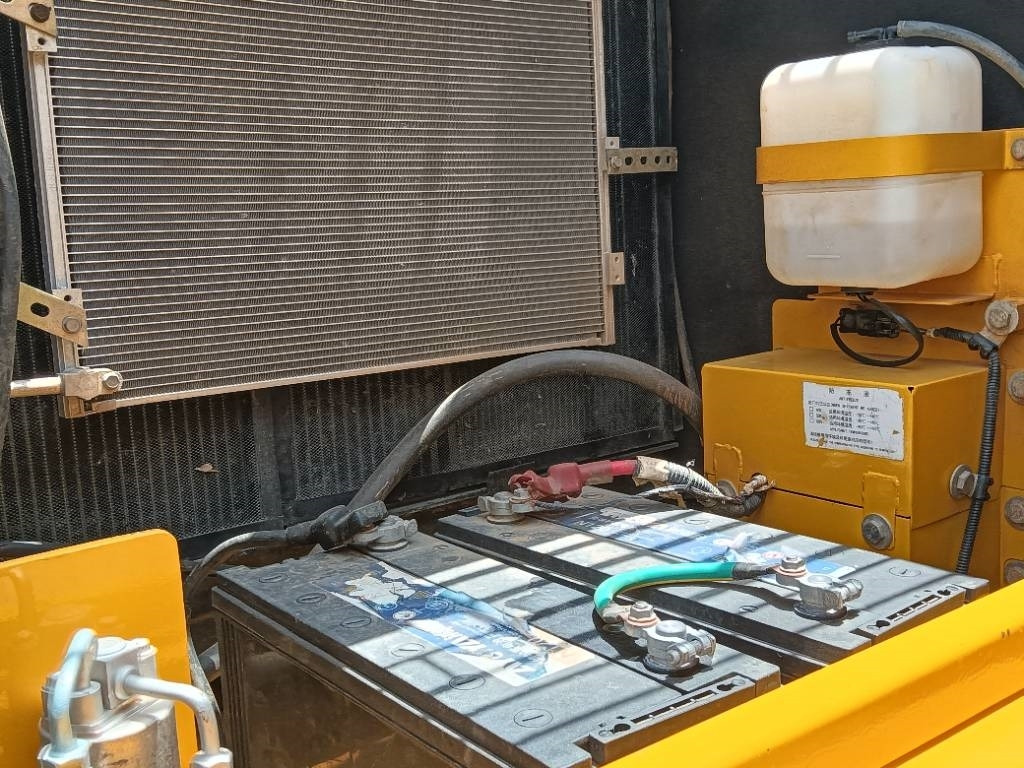 Komatsu PC 160 - حفارات زحافة: صور 4 Komatsu PC 160 - حفارات زحافة: صور 4