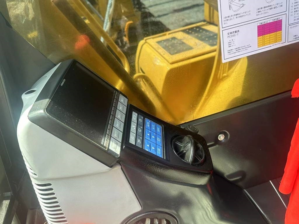 Komatsu PC 240 LC-8 - حفارات زحافة: صور 5 Komatsu PC 240 LC-8 - حفارات زحافة: صور 5