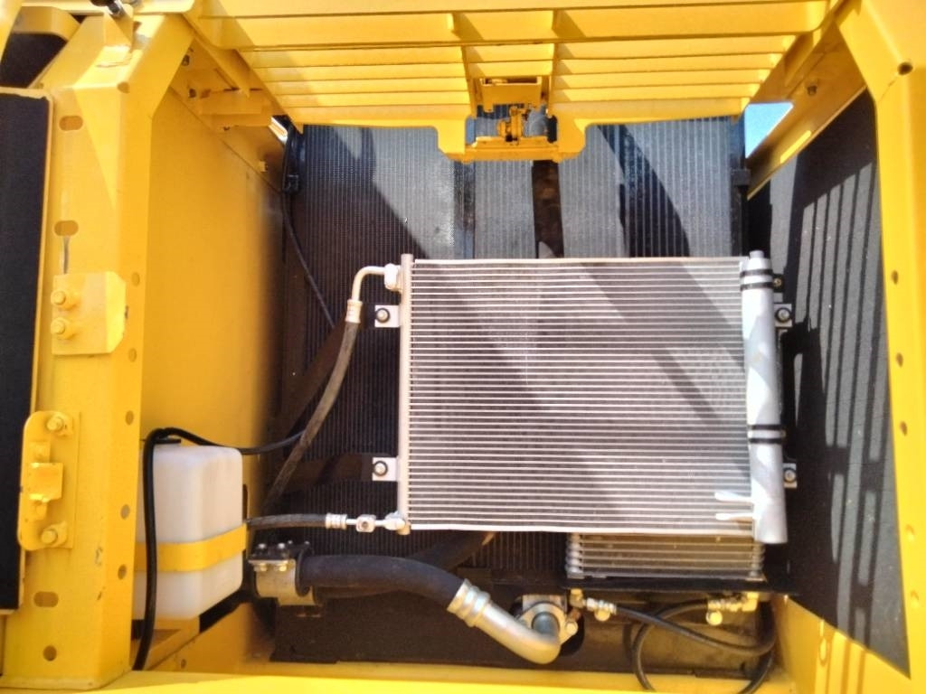 Komatsu PC 240 - حفارات زحافة: صور 3 Komatsu PC 240 - حفارات زحافة: صور 3