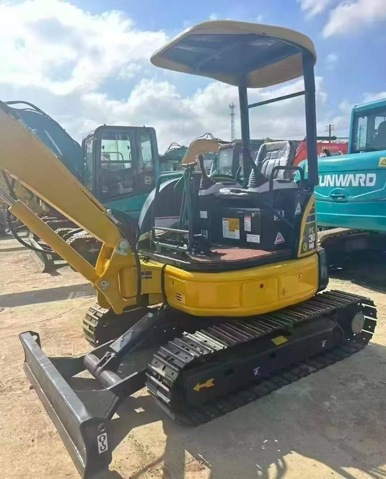 Komatsu PC 30  - حفارة مصغرة: صور 1 Komatsu PC 30  - حفارة مصغرة: صور 1