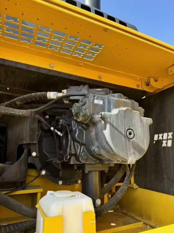 Komatsu PC 400 - حفارات زحافة: صور 5 Komatsu PC 400 - حفارات زحافة: صور 5