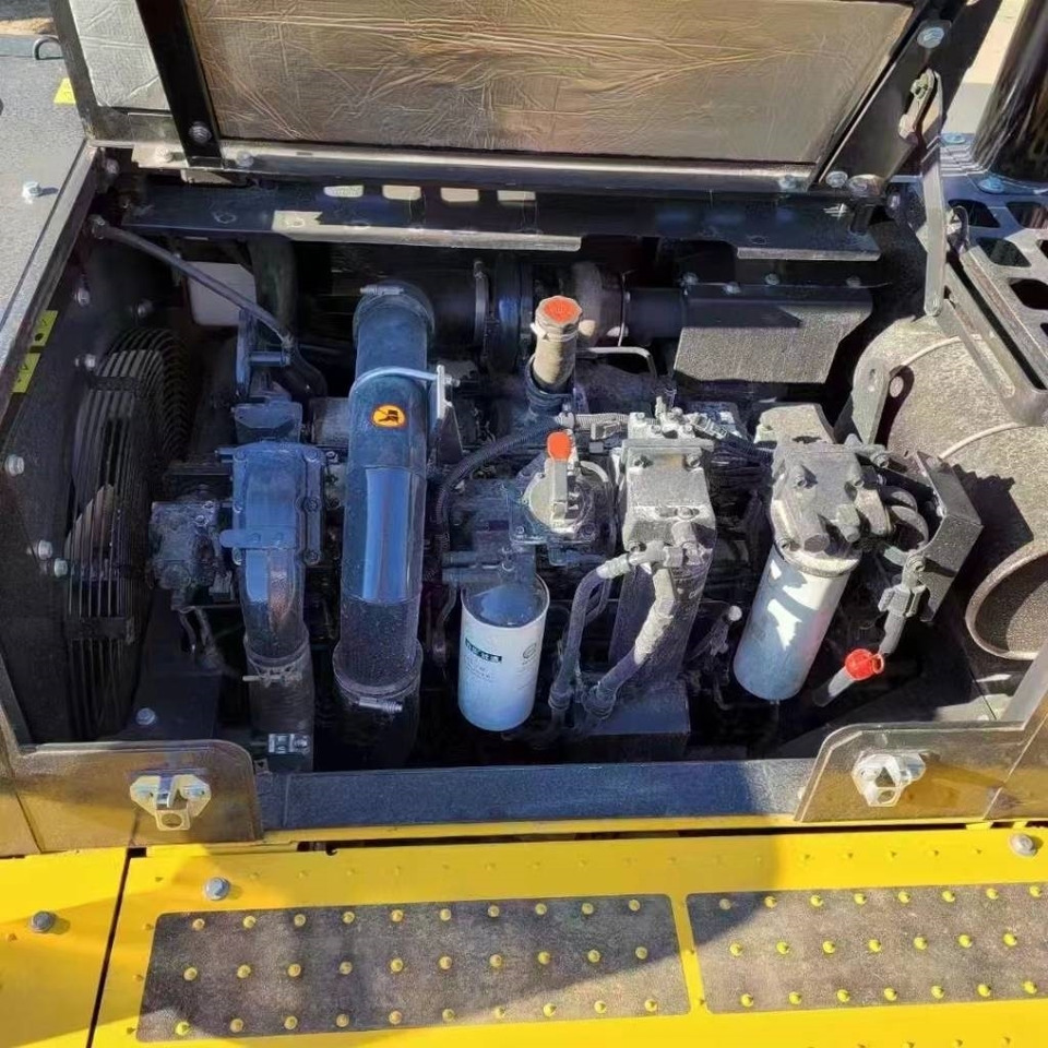 Komatsu PC 450 - حفارات زحافة: صور 4 Komatsu PC 450 - حفارات زحافة: صور 4