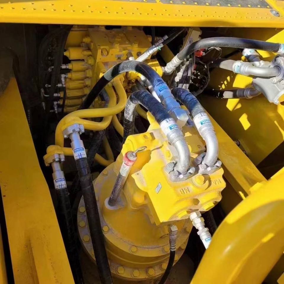 Komatsu PC 450 - حفارات زحافة: صور 5 Komatsu PC 450 - حفارات زحافة: صور 5