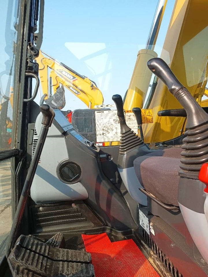 Komatsu PC 70 - حفارة مصغرة: صور 5 Komatsu PC 70 - حفارة مصغرة: صور 5