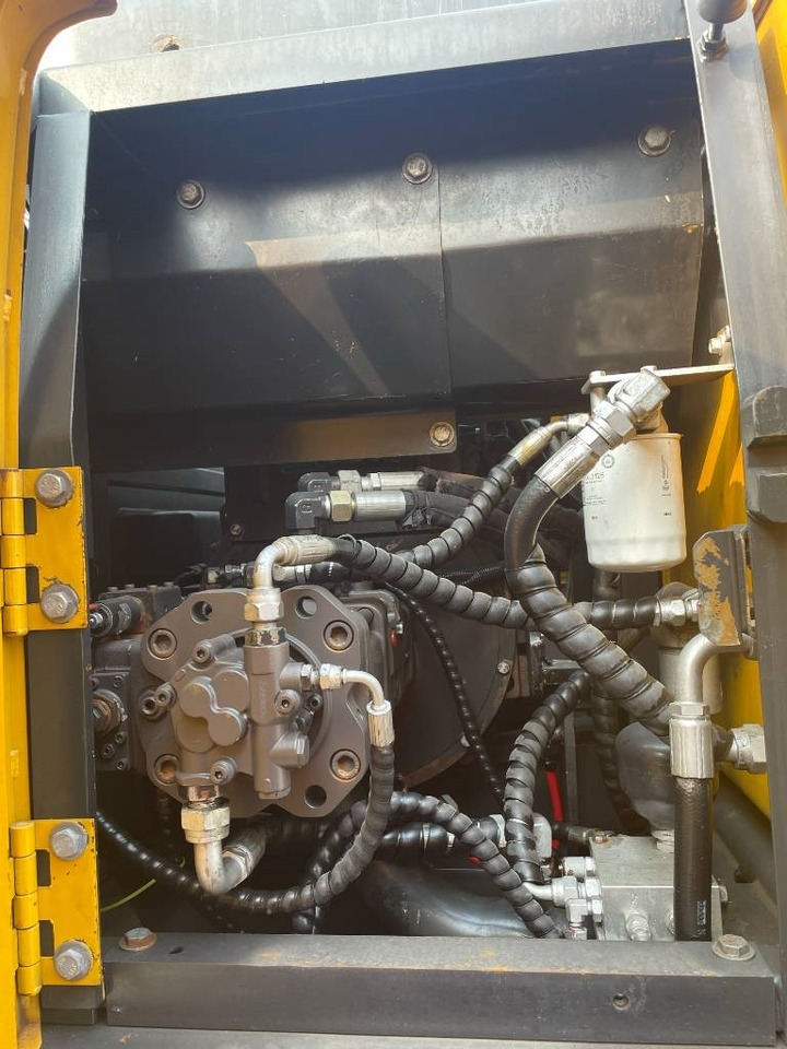 Volvo EC 140 - حفارات زحافة: صور 2 Volvo EC 140 - حفارات زحافة: صور 2