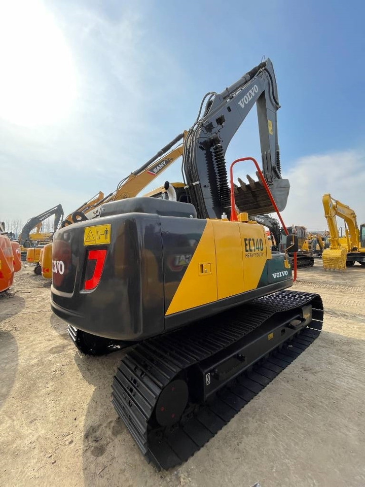 Volvo EC 140 - حفارات زحافة: صور 2 Volvo EC 140 - حفارات زحافة: صور 2