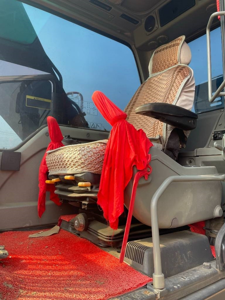 Volvo EC 210 - حفارات زحافة: صور 2 Volvo EC 210 - حفارات زحافة: صور 2