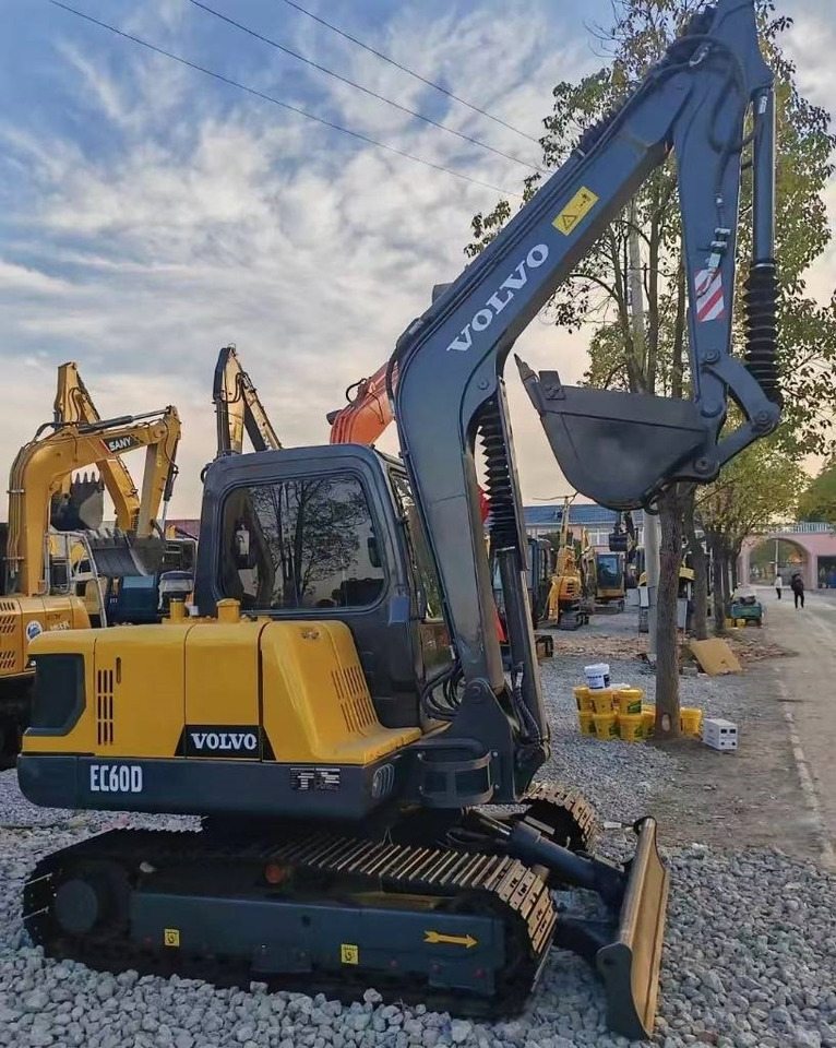 حفارات زحافة Volvo EC 60: صور 9