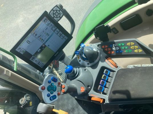 Fendt 724 VARIO S4 PROFI PLUS - جرار: صور 4 Fendt 724 VARIO S4 PROFI PLUS - جرار: صور 4