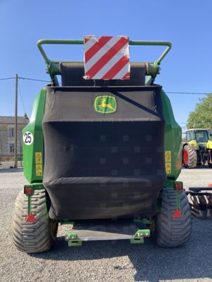 John Deere V461R - مكبس القش الدائري: صور 2 John Deere V461R - مكبس القش الدائري: صور 2