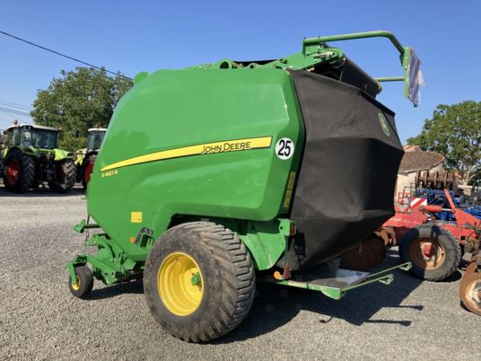 John Deere V461R - مكبس القش الدائري: صور 5 John Deere V461R - مكبس القش الدائري: صور 5