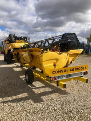 New Holland CR 7.90 - حصادة شاملة: صور 5 New Holland CR 7.90 - حصادة شاملة: صور 5