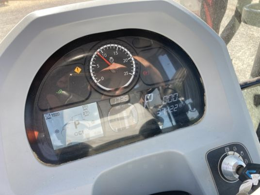 جرار Valtra G105: صور 8