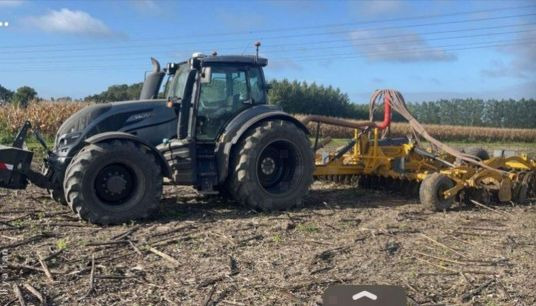 Valtra T174 VERSU - جرار: صور 1 Valtra T174 VERSU - جرار: صور 1
