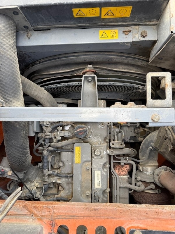 حفارات زحافة Hitachi ZX 135 US-5B: صور 14 حفارات زحافة Hitachi ZX 135 US-5B: صور 14