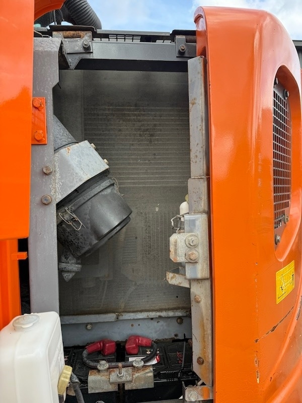 حفارات زحافة Hitachi ZX 135 US-5B: صور 9 حفارات زحافة Hitachi ZX 135 US-5B: صور 9