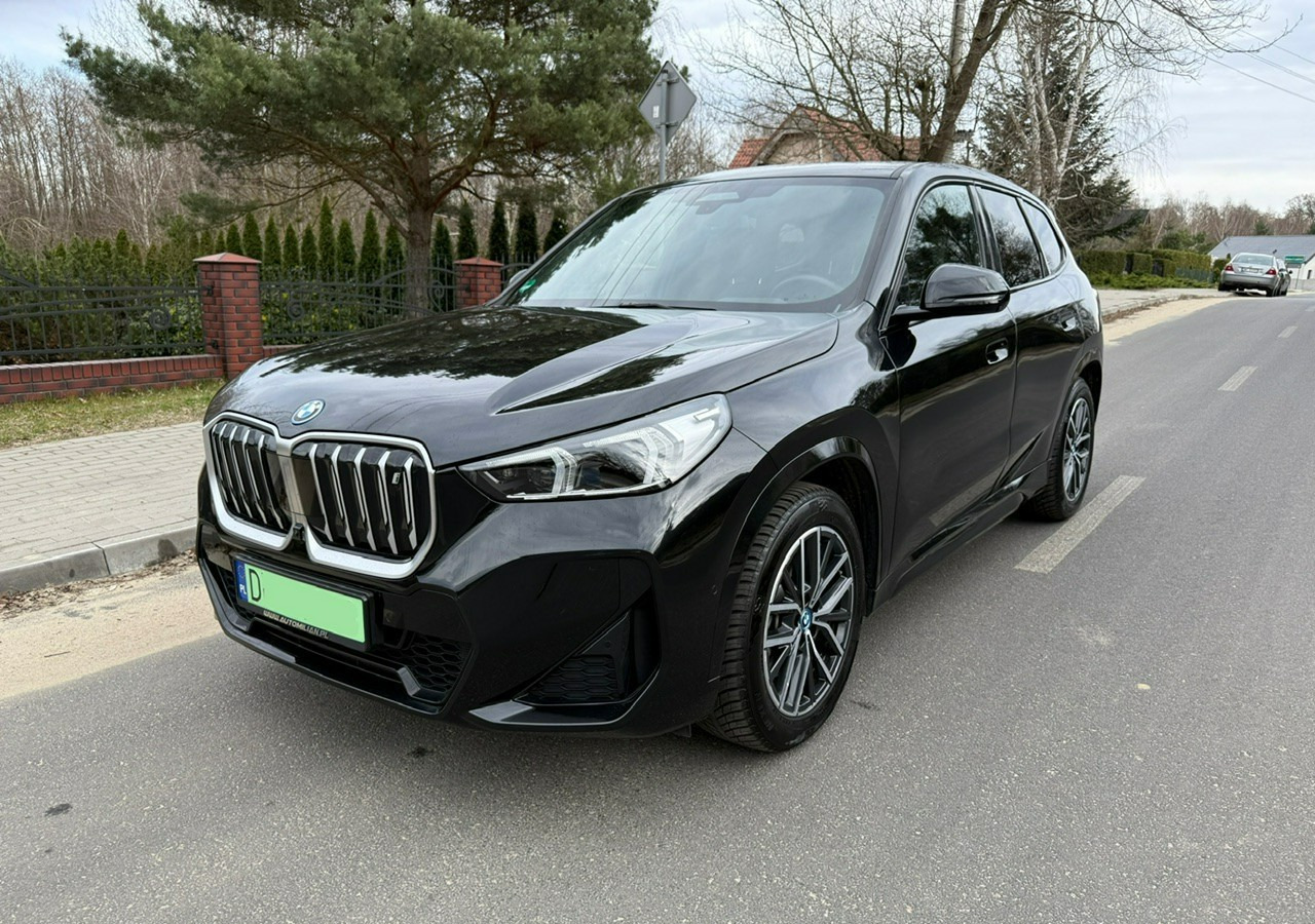 BMW X1 iX1 iX1 xDrive30 313KM M-Sport H/K Panorama AdaptiveLed Masaże Kam360 - سيارة دفع رباعي: صور 1 BMW X1 iX1 iX1 xDrive30 313KM M-Sport H/K Panorama AdaptiveLed Masaże Kam360 - سيارة دفع رباعي: صور 1