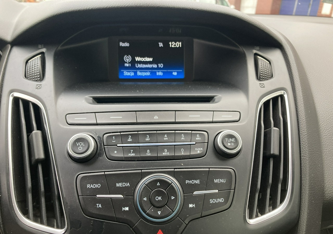 هاتشباك Ford Focus III Focus 1.0 EcoBoost Klima Salon PL 2015: صور 16