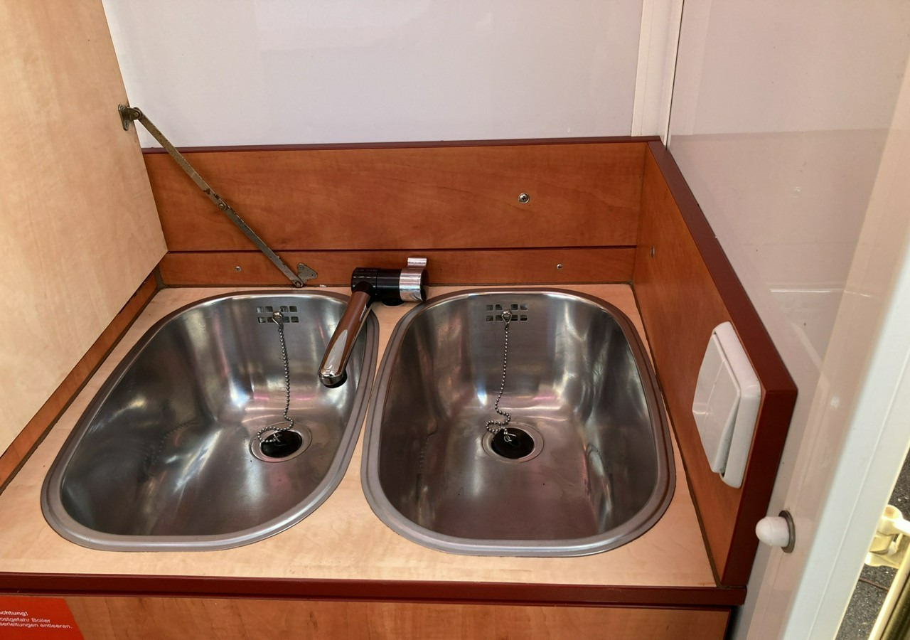 عربة الطعام Inna Inny Autosklep wędlin Gastronomiczna food truck foodtruck sklep 2004: صور 10