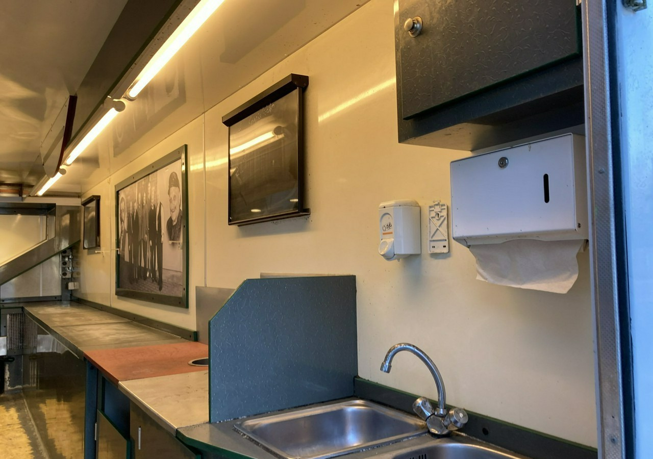 عربة الطعام Inna Inny Autosklep wędlin Gastronomiczny Food Truck Foodtruck sklep Borco: صور 9