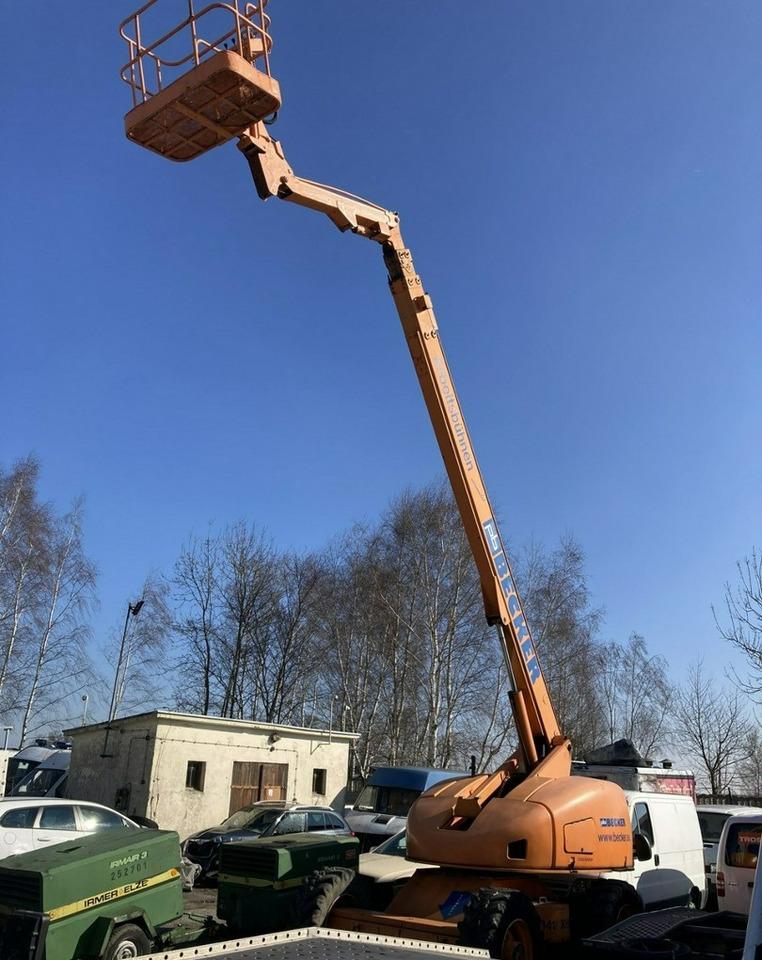 Inna Inny Podnośnik koszowy Haulotte H23 zwyżka 4x4 12082 mg 23 metrów - رافعات سلة تلسكوبية: صور 1 Inna Inny Podnośnik koszowy Haulotte H23 zwyżka 4x4 12082 mg 23 metrów - رافعات سلة تلسكوبية: صور 1