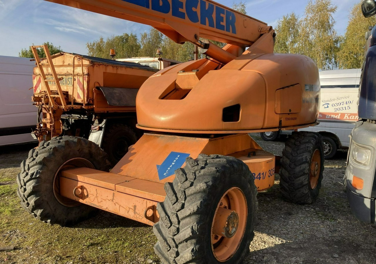 Inna Inny Podnośnik koszowy Haulotte H23 zwyżka 4x4 12082 mg 23 metrów - رافعات سلة تلسكوبية: صور 3 Inna Inny Podnośnik koszowy Haulotte H23 zwyżka 4x4 12082 mg 23 metrów - رافعات سلة تلسكوبية: صور 3