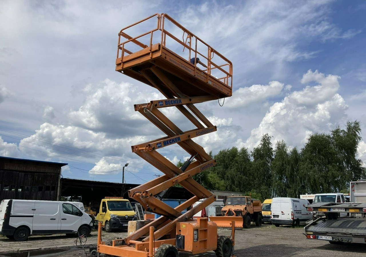 Inna Inny Podnośnik nożycowy Haulotte H15SDX 4x4 podpory 6905 mg 15 metrów - رافعات مقصية: صور 3 Inna Inny Podnośnik nożycowy Haulotte H15SDX 4x4 podpory 6905 mg 15 metrów - رافعات مقصية: صور 3