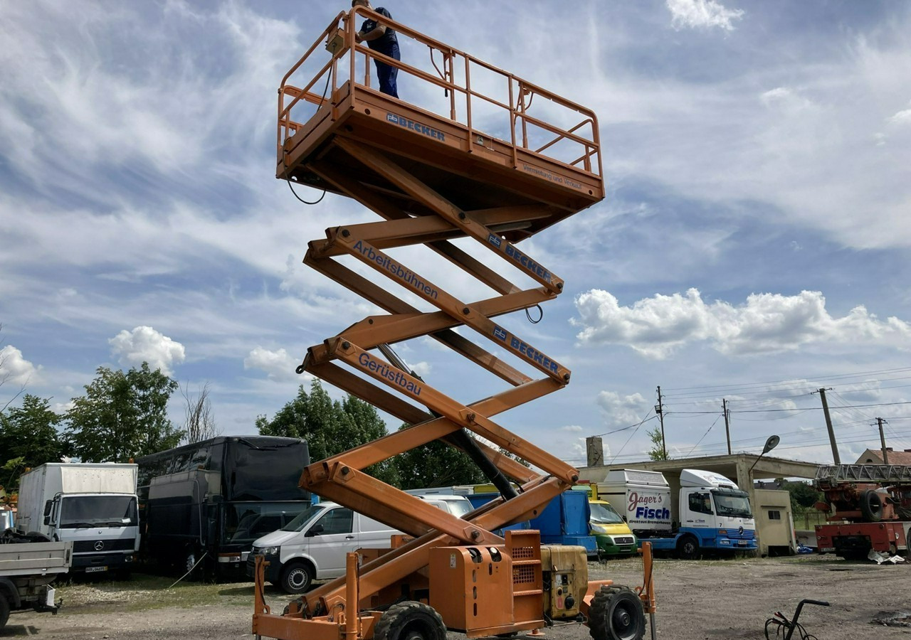Inna Inny Podnośnik nożycowy Haulotte H15SDX 4x4 podpory 6905 mg 15 metrów - رافعات مقصية: صور 5 Inna Inny Podnośnik nożycowy Haulotte H15SDX 4x4 podpory 6905 mg 15 metrów - رافعات مقصية: صور 5