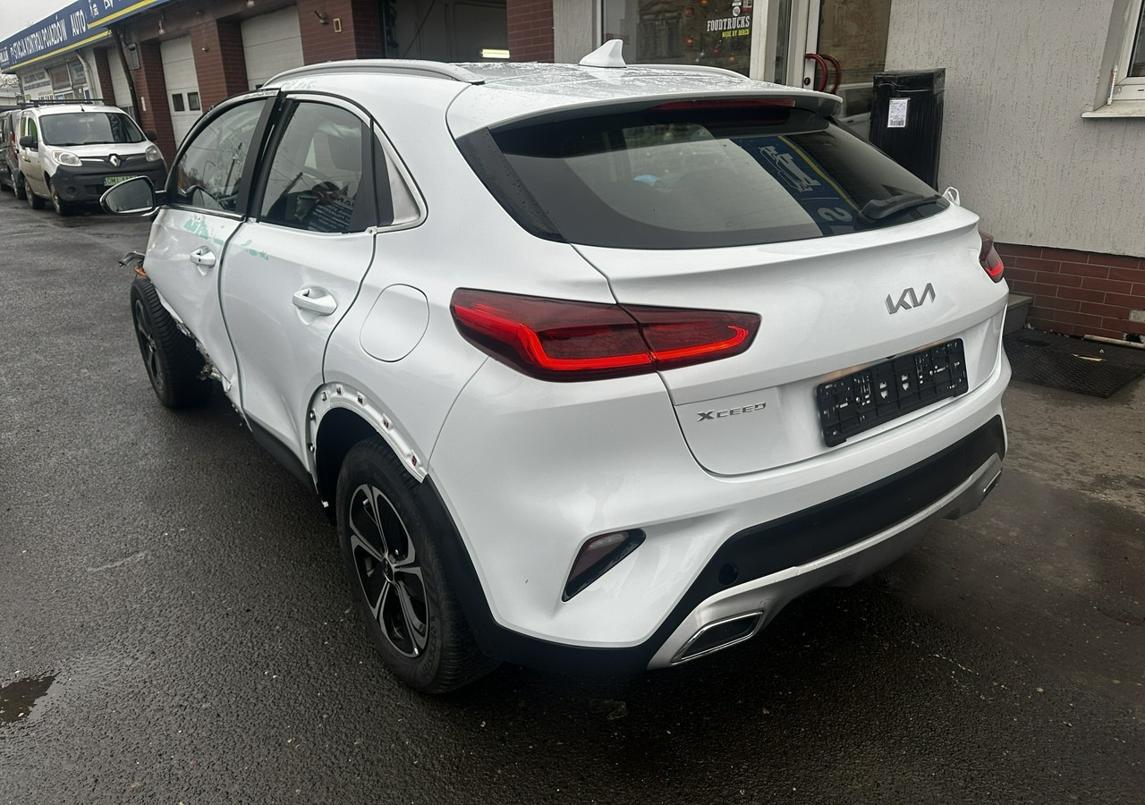 Kia Xceed 1.6 GDI Hybryda Plug-in 50 km na prądzie 2022 - هاتشباك: صور 3 Kia Xceed 1.6 GDI Hybryda Plug-in 50 km na prądzie 2022 - هاتشباك: صور 3