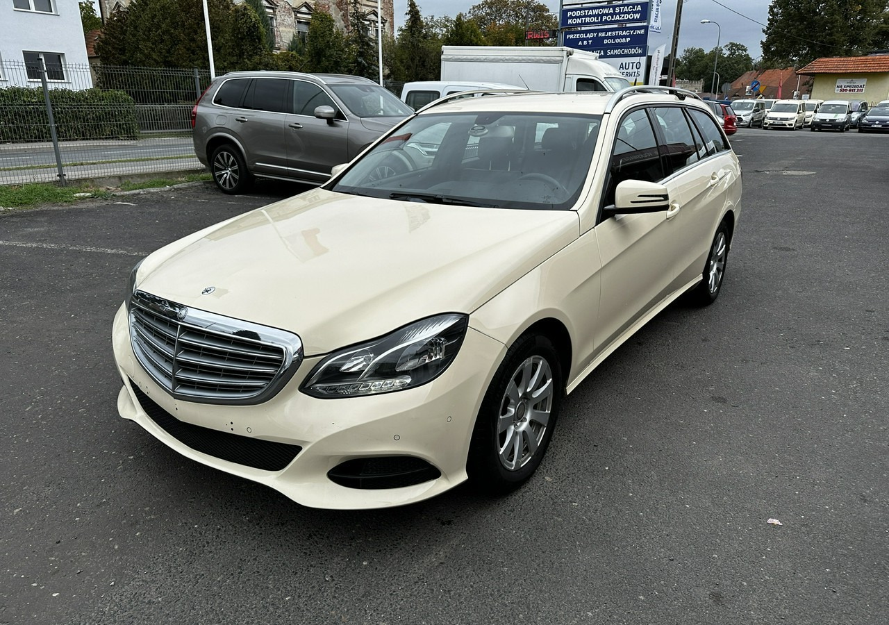 Mercedes-Benz Klasa E W212 E200 CDI Bluetec 7G-tronie 2015 LIFT Skóra FullLed ELEGANCE - سيارة: صور 3 Mercedes-Benz Klasa E W212 E200 CDI Bluetec 7G-tronie 2015 LIFT Skóra FullLed ELEGANCE - سيارة: صور 3
