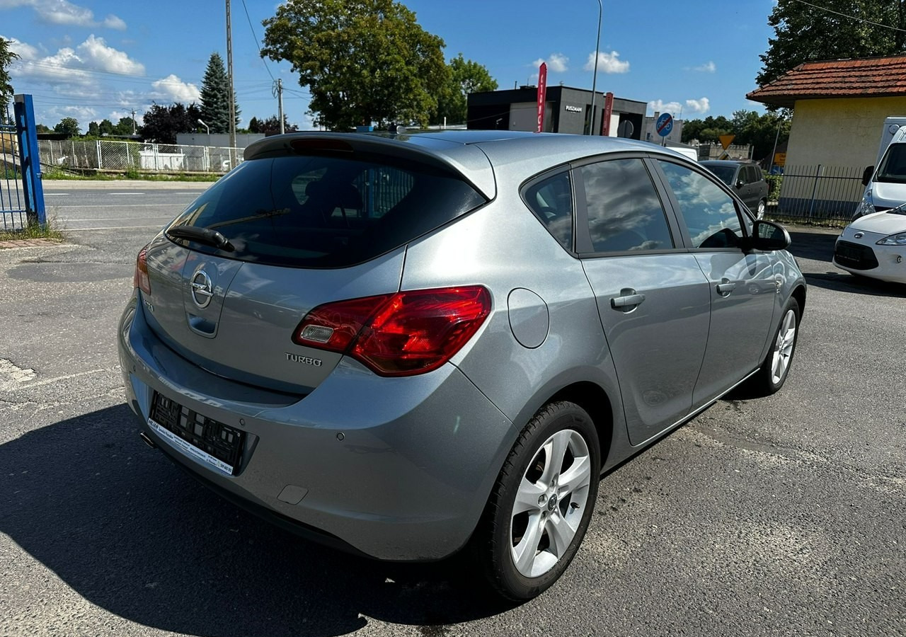 Opel Astra H Opel Astra 1.4-140KM Nowy silnik świeżo sprowadzony 2012 - هاتشباك: صور 5 Opel Astra H Opel Astra 1.4-140KM Nowy silnik świeżo sprowadzony 2012 - هاتشباك: صور 5