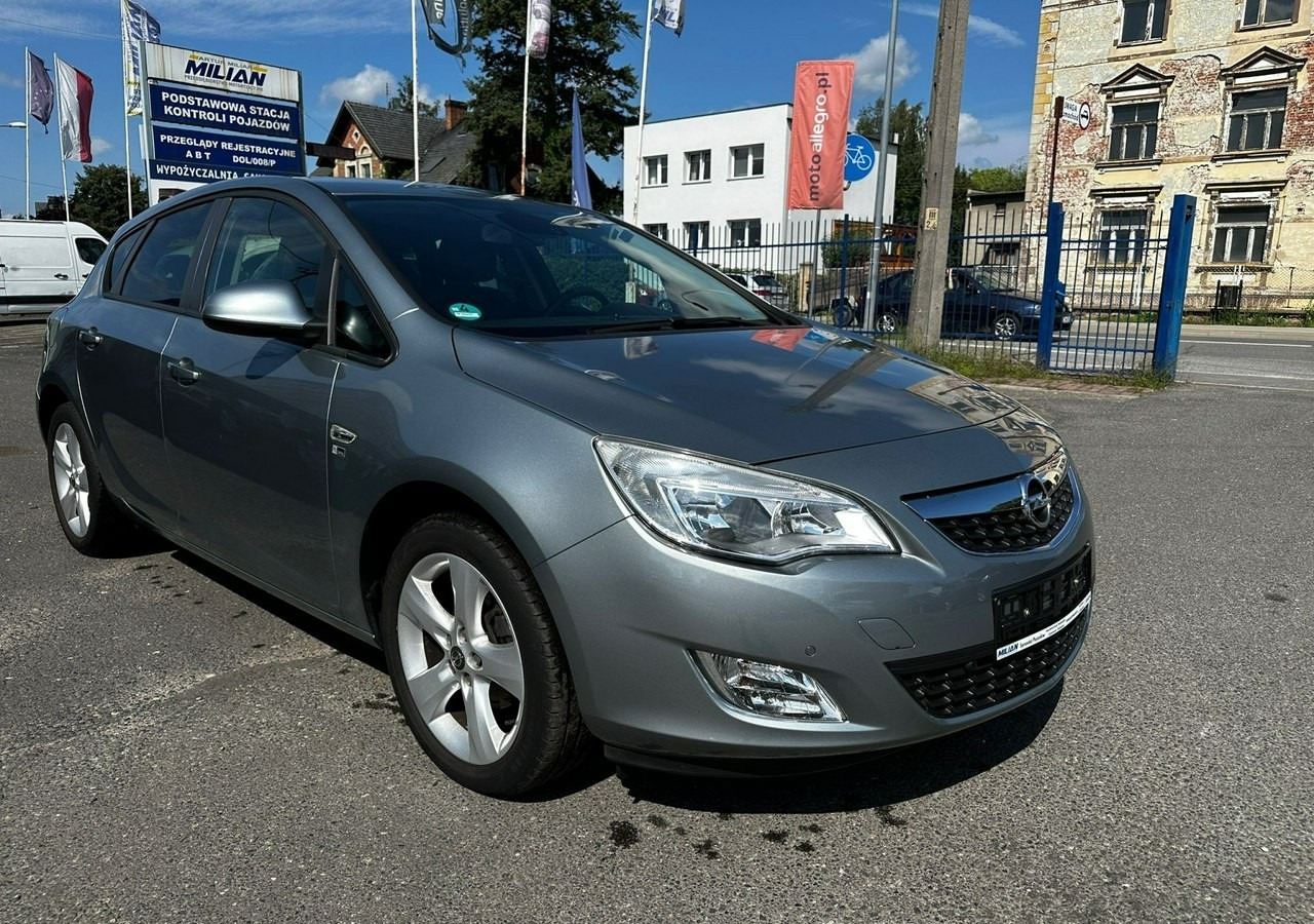 Opel Astra H Opel Astra 1.4-140KM Nowy silnik świeżo sprowadzony 2012 - هاتشباك: صور 2 Opel Astra H Opel Astra 1.4-140KM Nowy silnik świeżo sprowadzony 2012 - هاتشباك: صور 2
