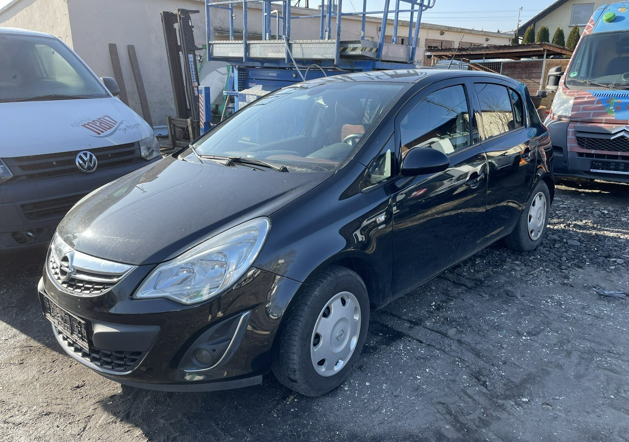 Opel Corsa D Corsa 1.4-87 KM Klima 2011 - هاتشباك: صور 2 Opel Corsa D Corsa 1.4-87 KM Klima 2011 - هاتشباك: صور 2